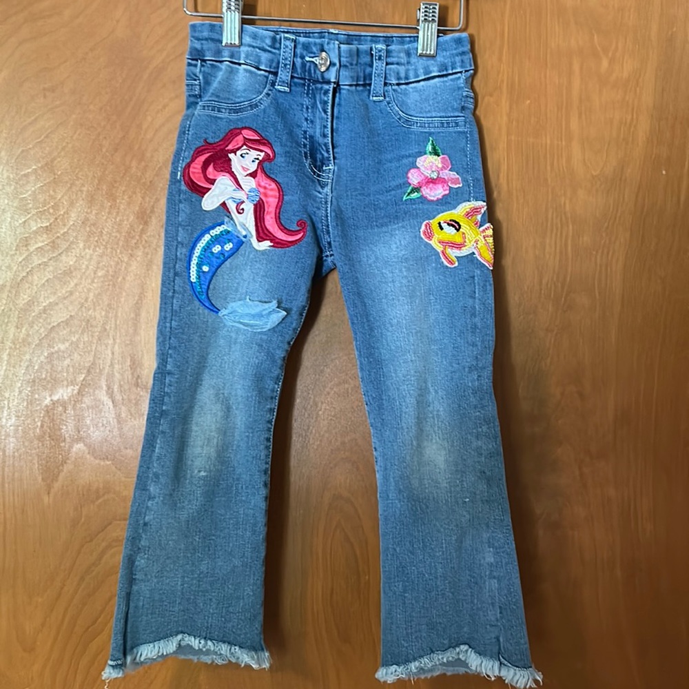 Monnalisa jeans size 6.